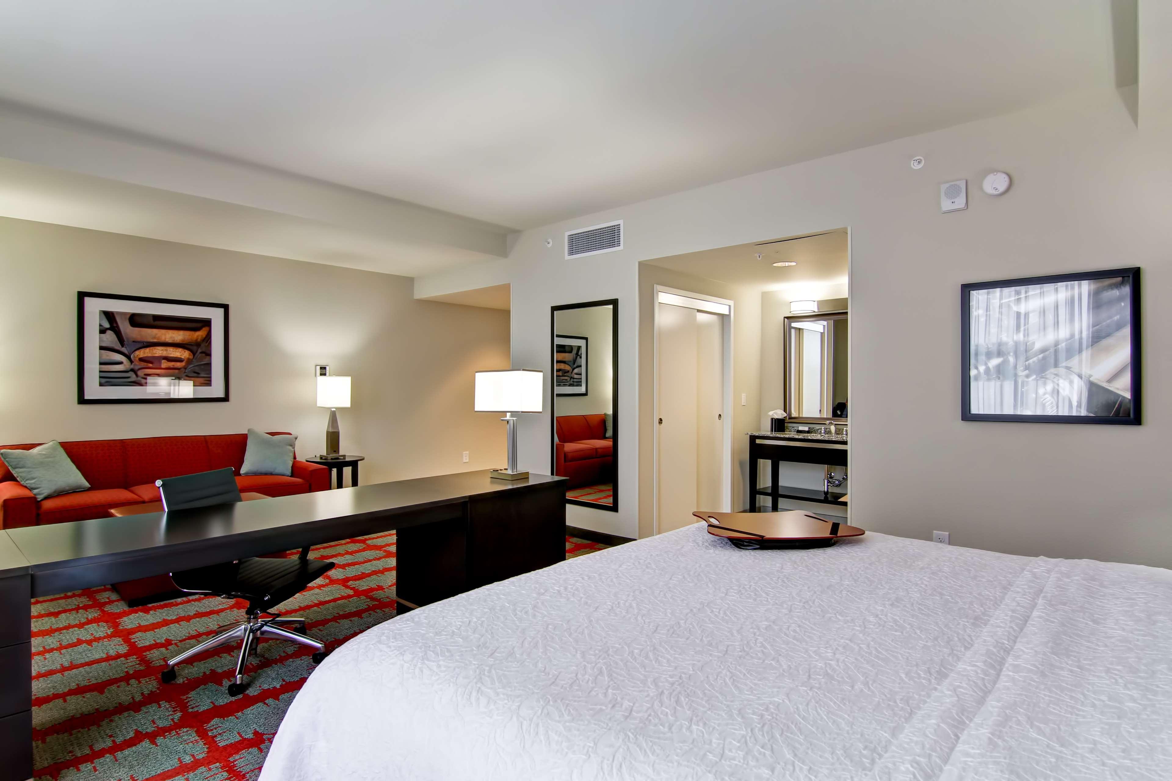 Hampton Inn And Suites Cincinnati - Downtown Exteriör bild