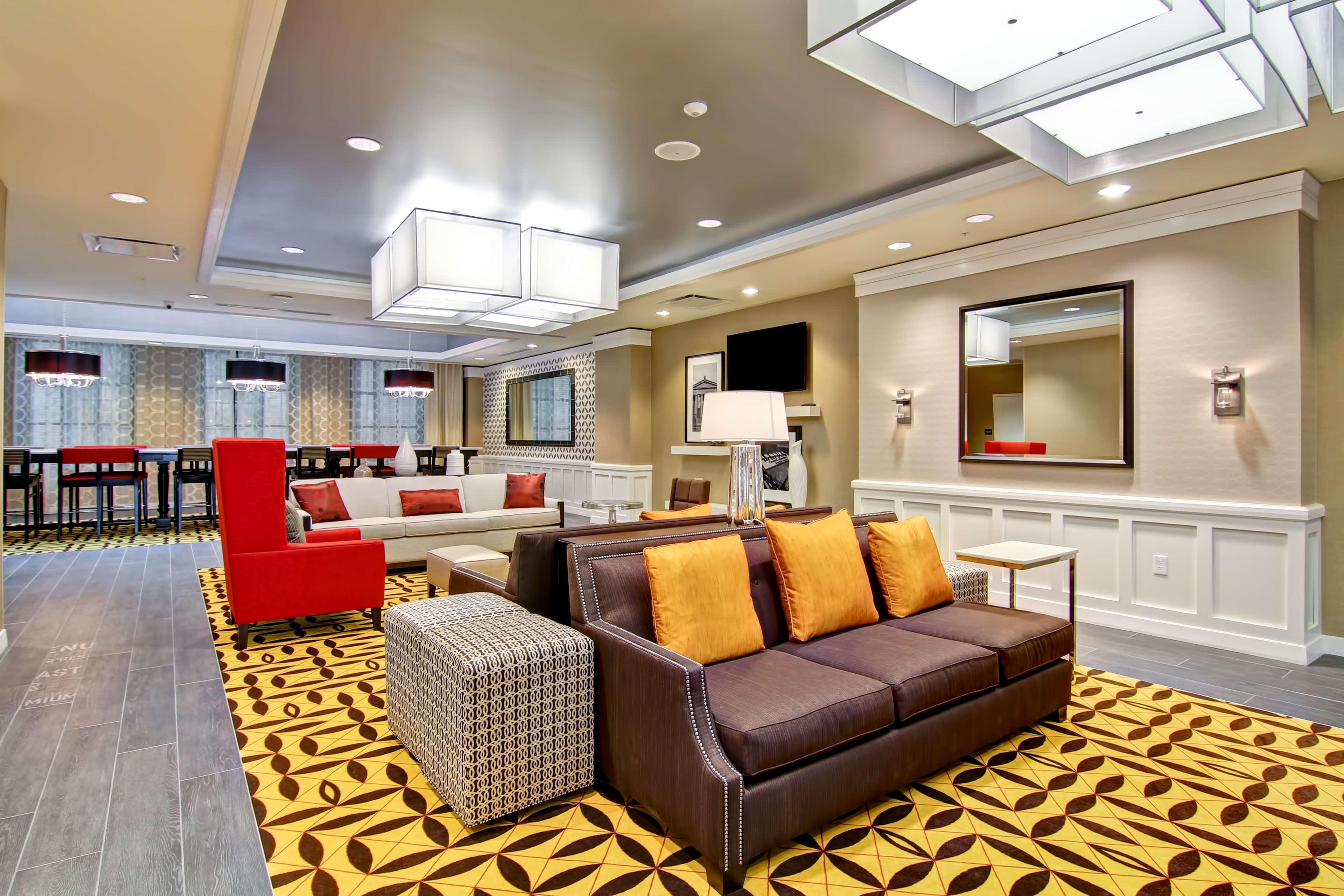 Hampton Inn And Suites Cincinnati - Downtown Exteriör bild