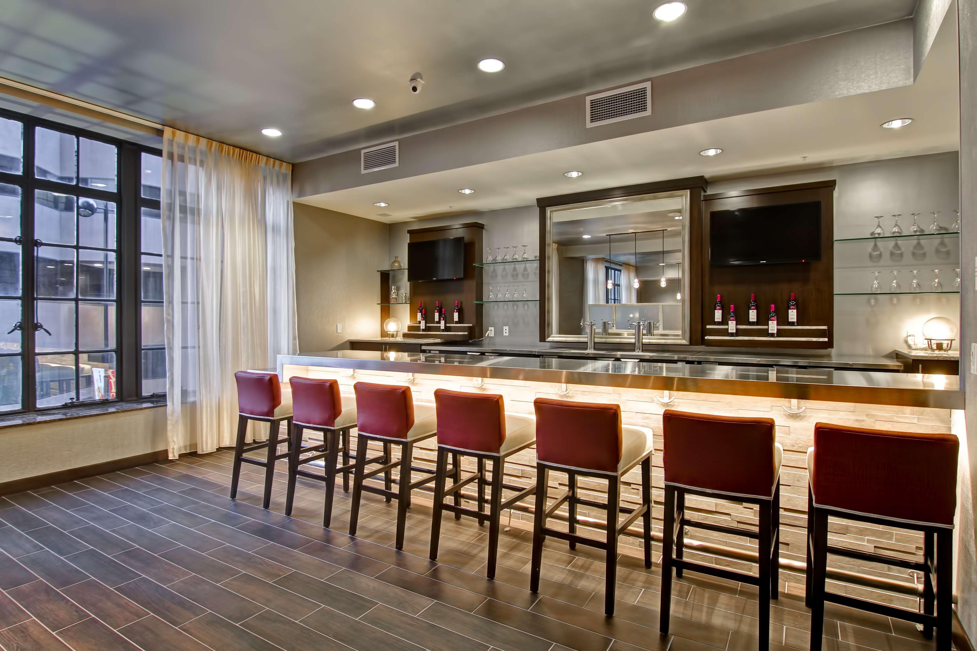 Hampton Inn And Suites Cincinnati - Downtown Exteriör bild