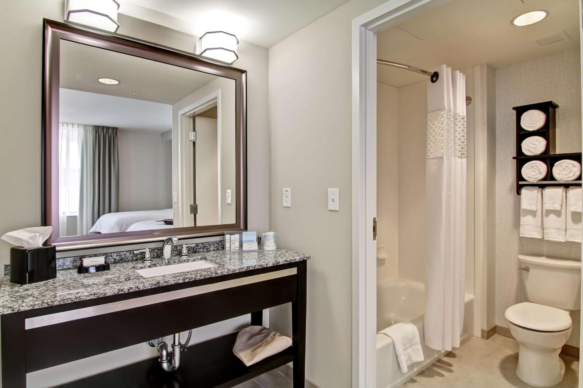 Hampton Inn And Suites Cincinnati - Downtown Exteriör bild