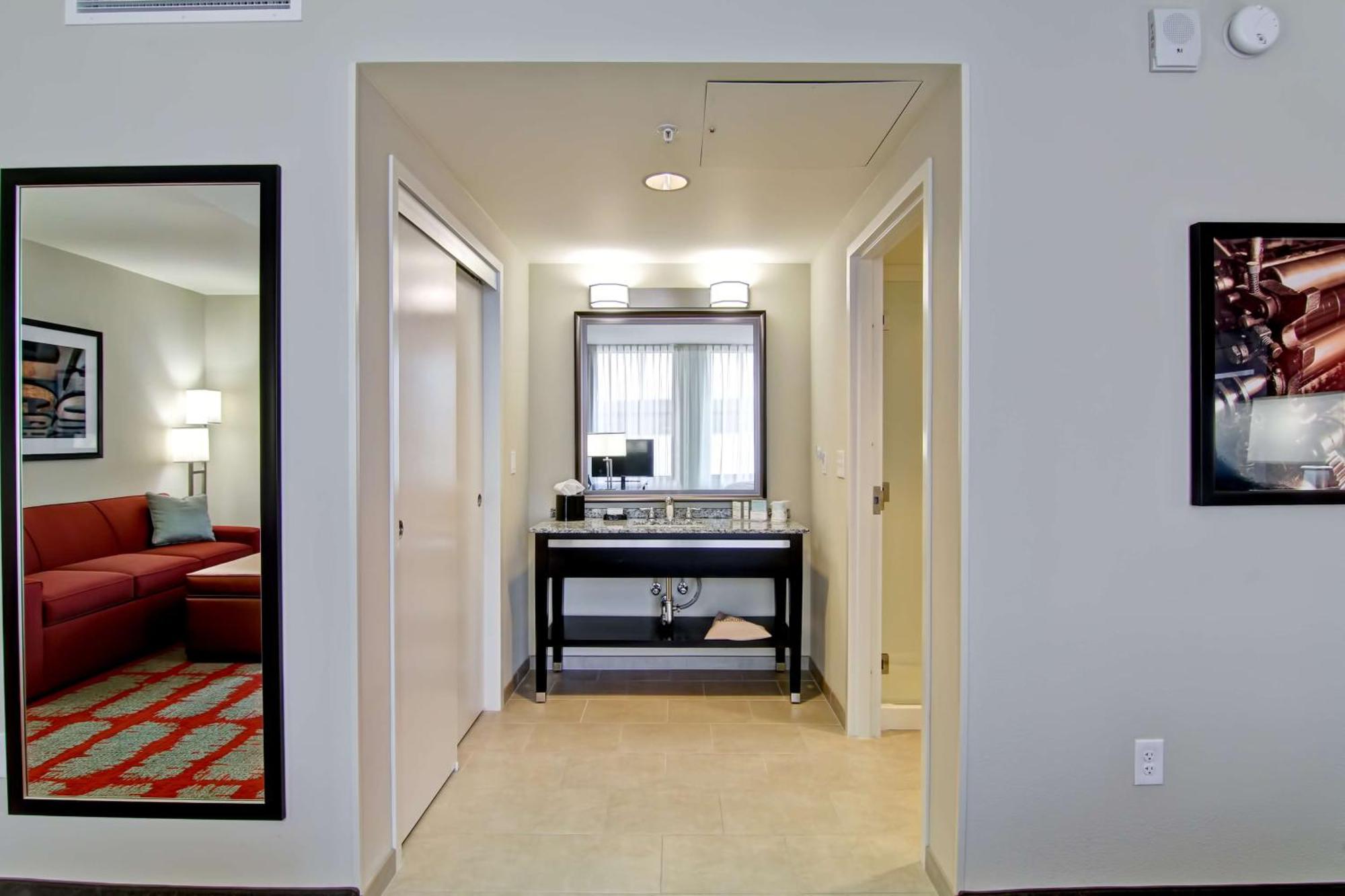 Hampton Inn And Suites Cincinnati - Downtown Exteriör bild