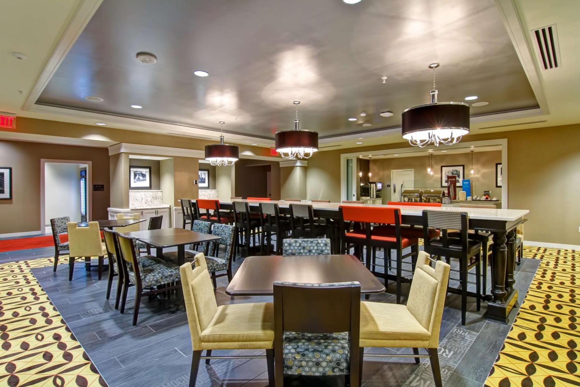Hampton Inn And Suites Cincinnati - Downtown Exteriör bild