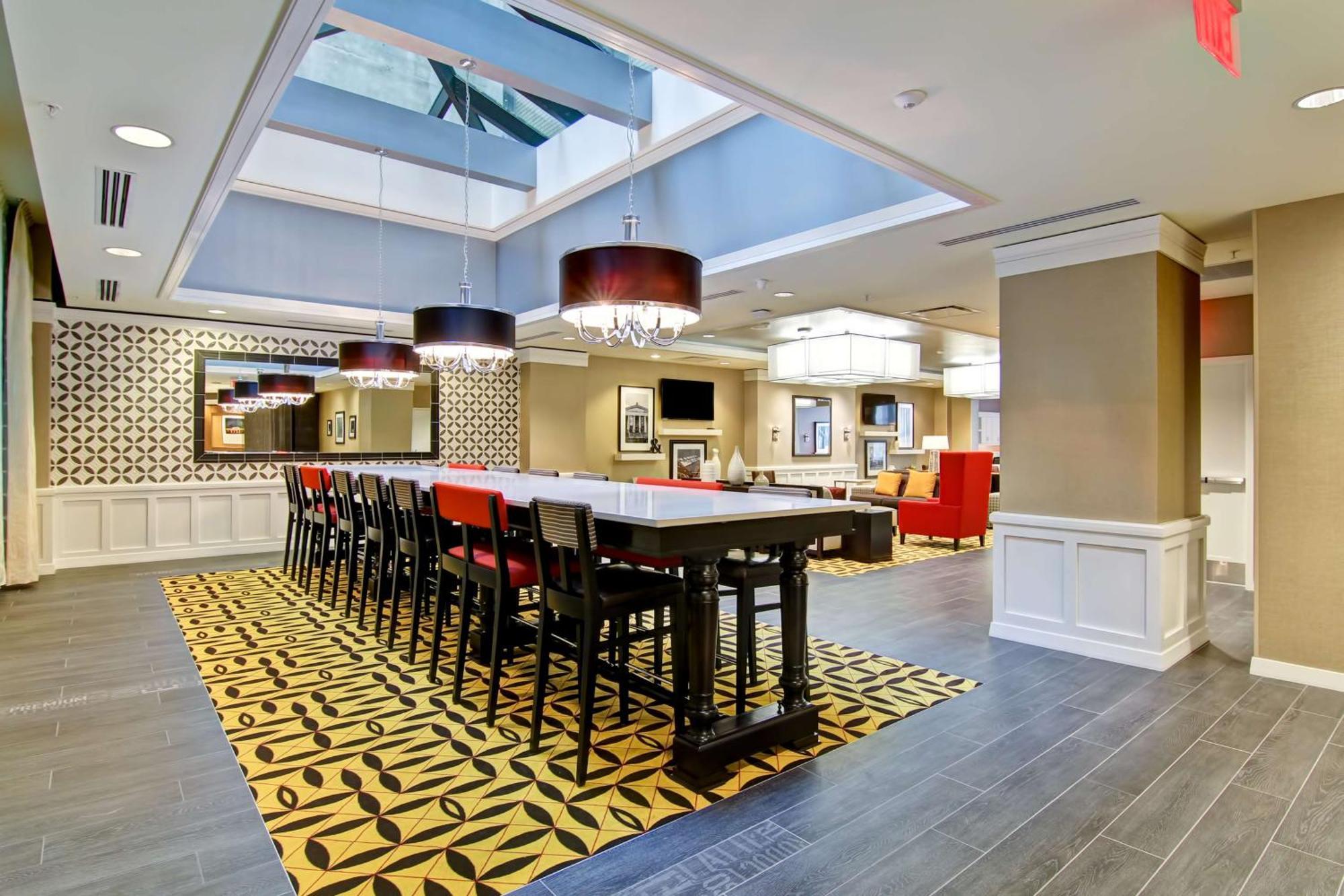 Hampton Inn And Suites Cincinnati - Downtown Exteriör bild