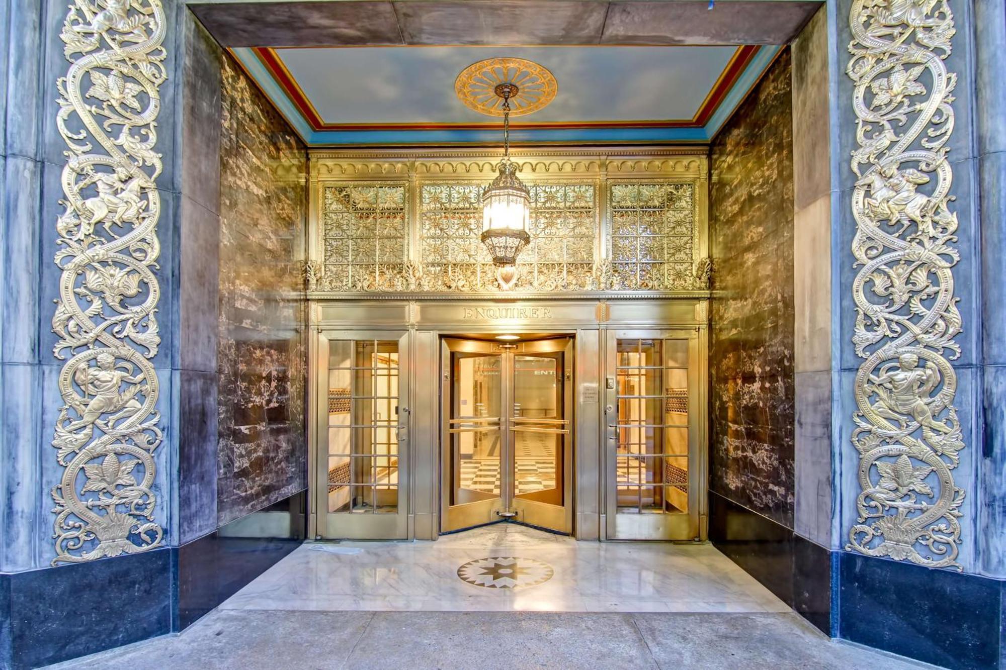 Hampton Inn And Suites Cincinnati - Downtown Exteriör bild